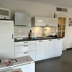 Joli Climatise Avec Jardin Dans Avec Piscine * Antibes