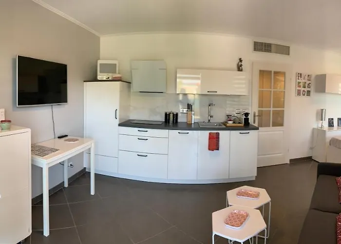 Διαμέρισμα Joli Climatise Avec Jardin Dans Avec Piscine