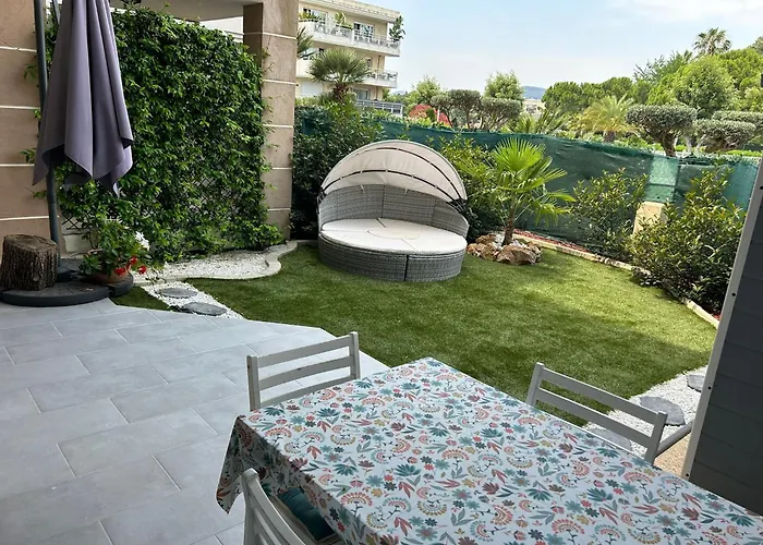 Апартаменты Joli Climatise Avec Jardin Dans Avec Piscine